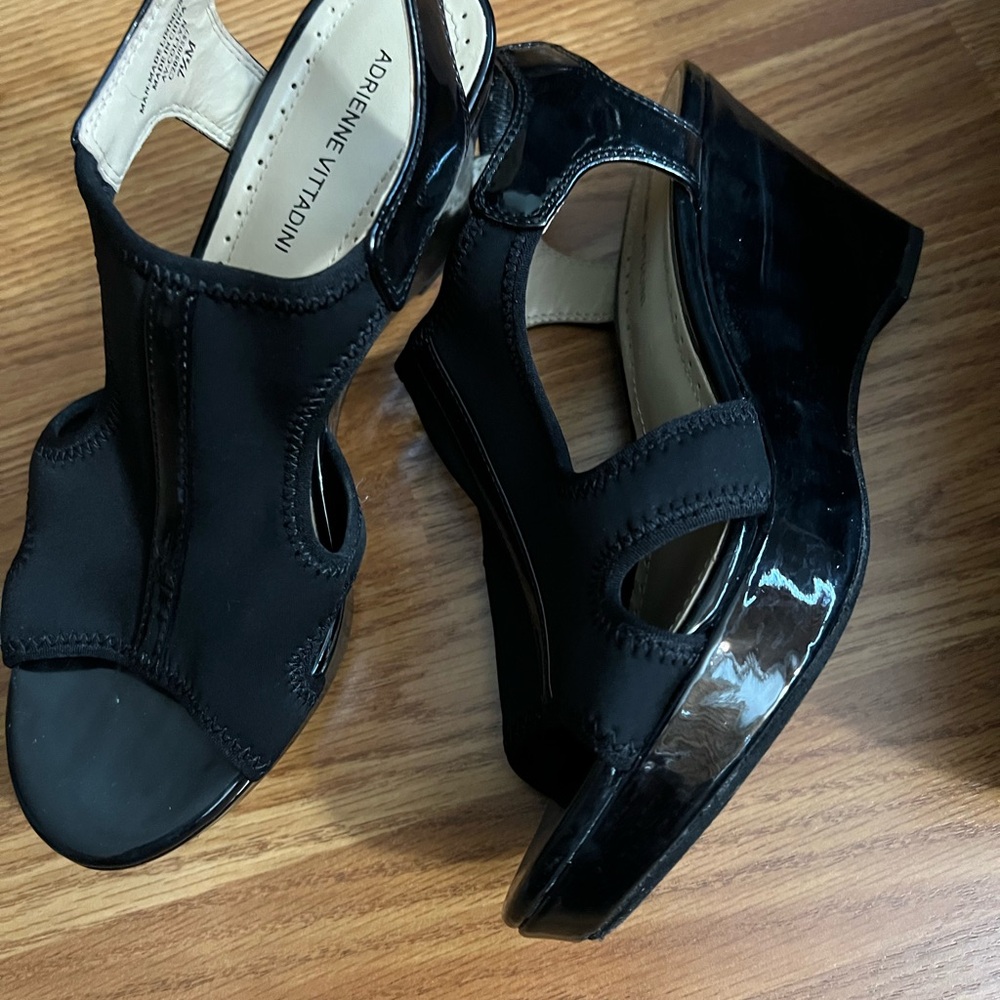 Andrienne Vittadini size 7.5 M like new